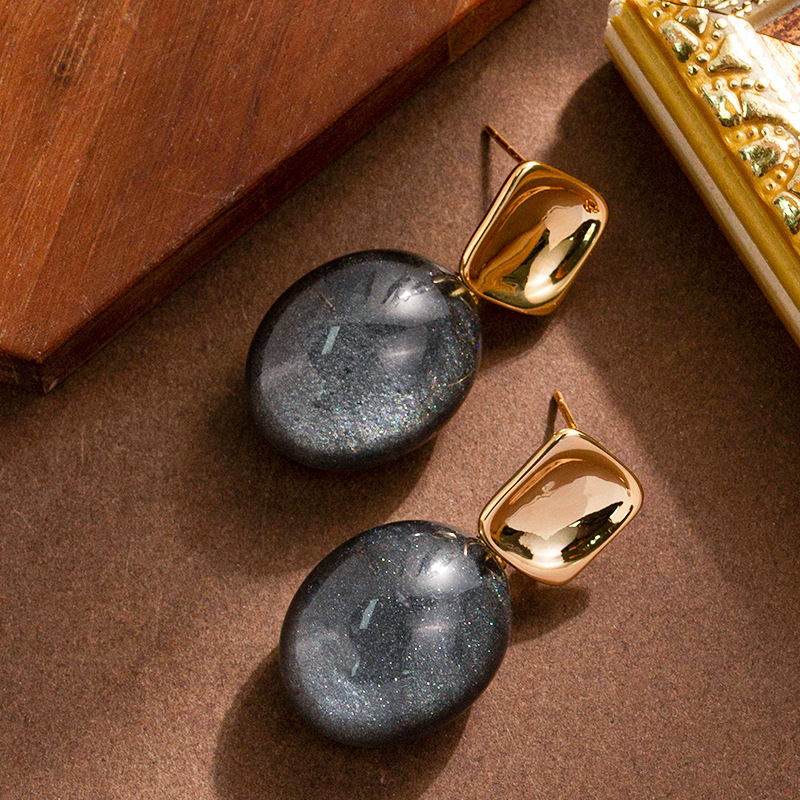 Autumn Winter New Artistic Melad Style Geometric Earrings for Women High-end Light Niche Personality Sier Needle Ear Jewelry