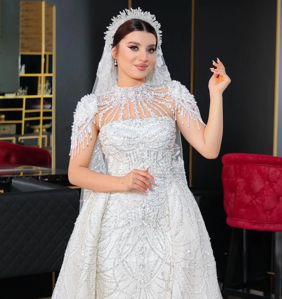 Vintage A Line Women Wedding Dress Jewel Neck Sleeveless Bridal Gowns Sequins Lace Detachable Train Dress Custom Made vestidos de novia