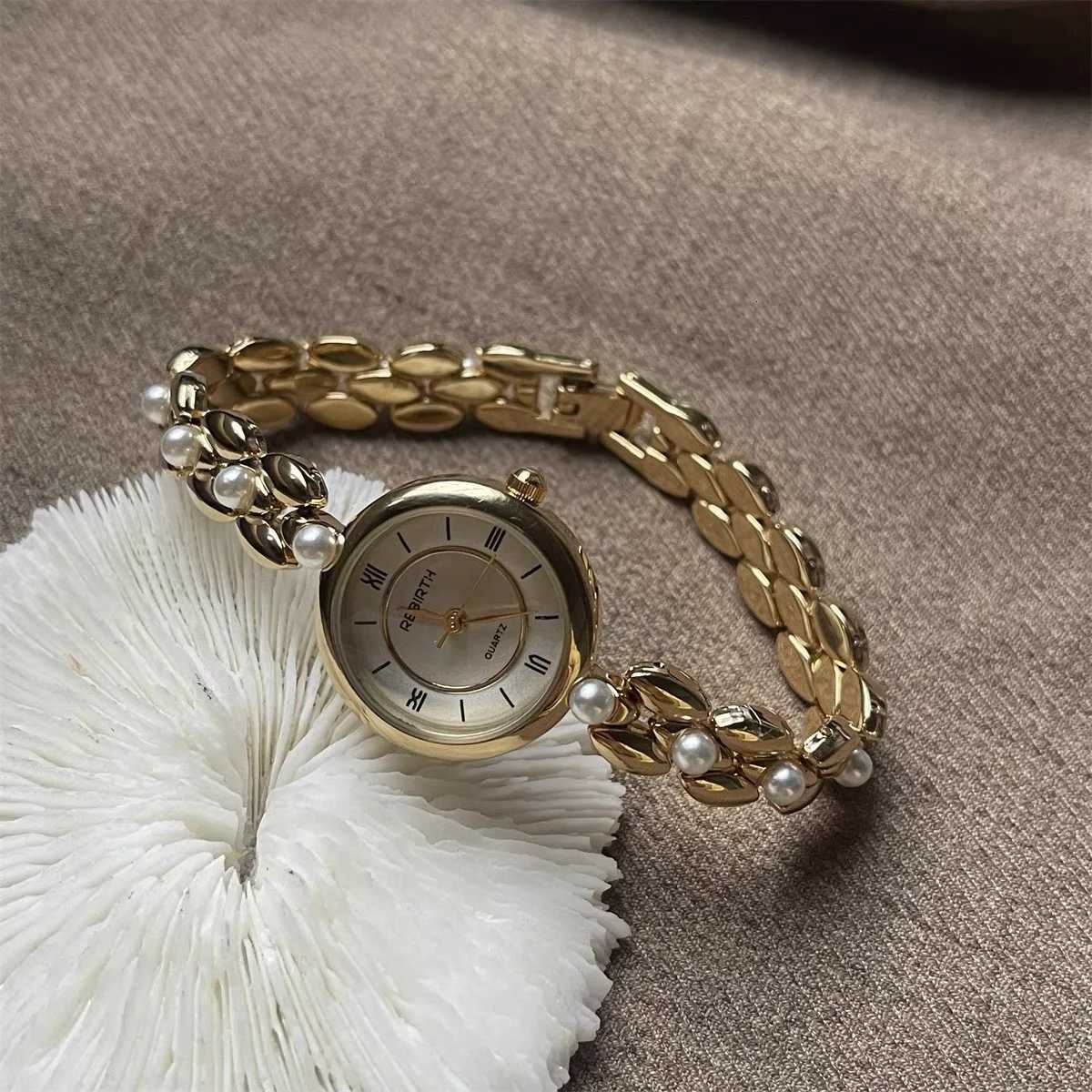 Luxurious Casual Exquisite Compact Retro Quartz Movement Y250715