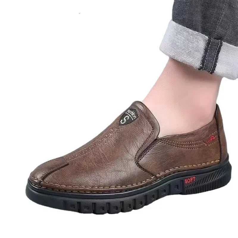 Mens Leather Shoes Slip On Soft Loafers Non Slip Breathable Driving Flats Spring Walking Office Work Shoes Mocassin Homme W250716