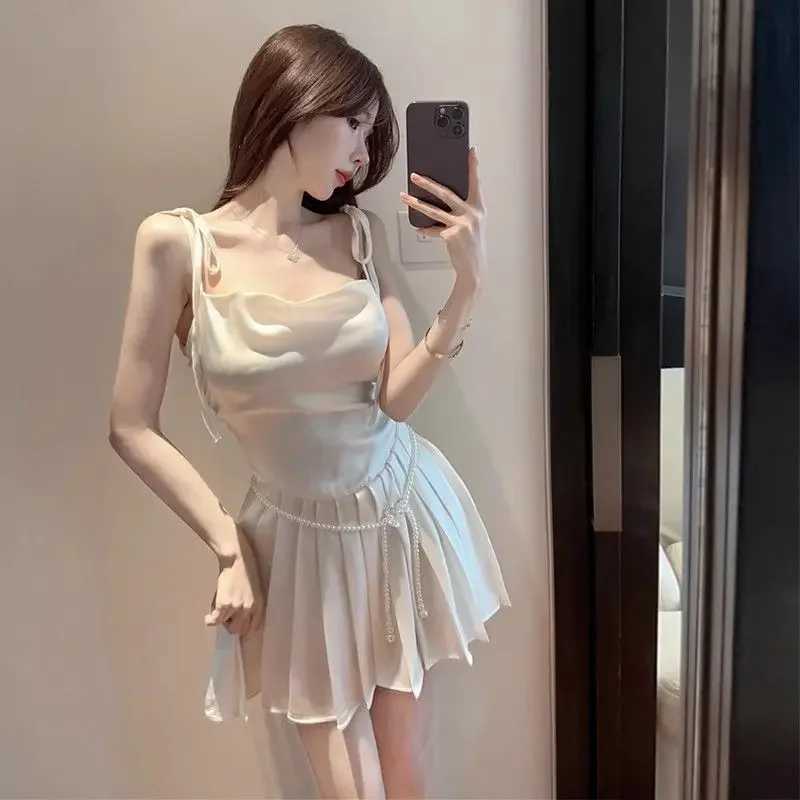 2025 Summer Women New Style Temperament Solid Color Slim Fashion Design High End Short Dress with White Satin Pleated Strap R250716