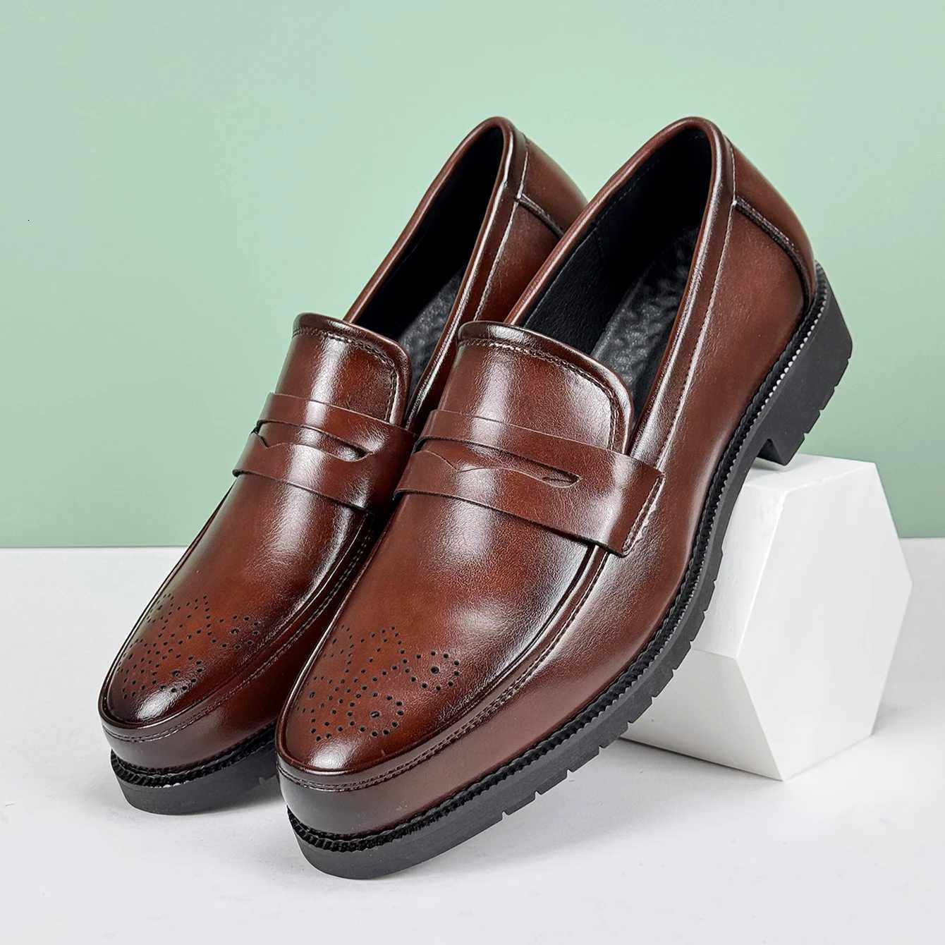 Mens Formal Leather Shoes British Style Oxford Loafers Round Toe Breathable Non-Slip Business Dress Wedding Office Casual Shoes Y250715