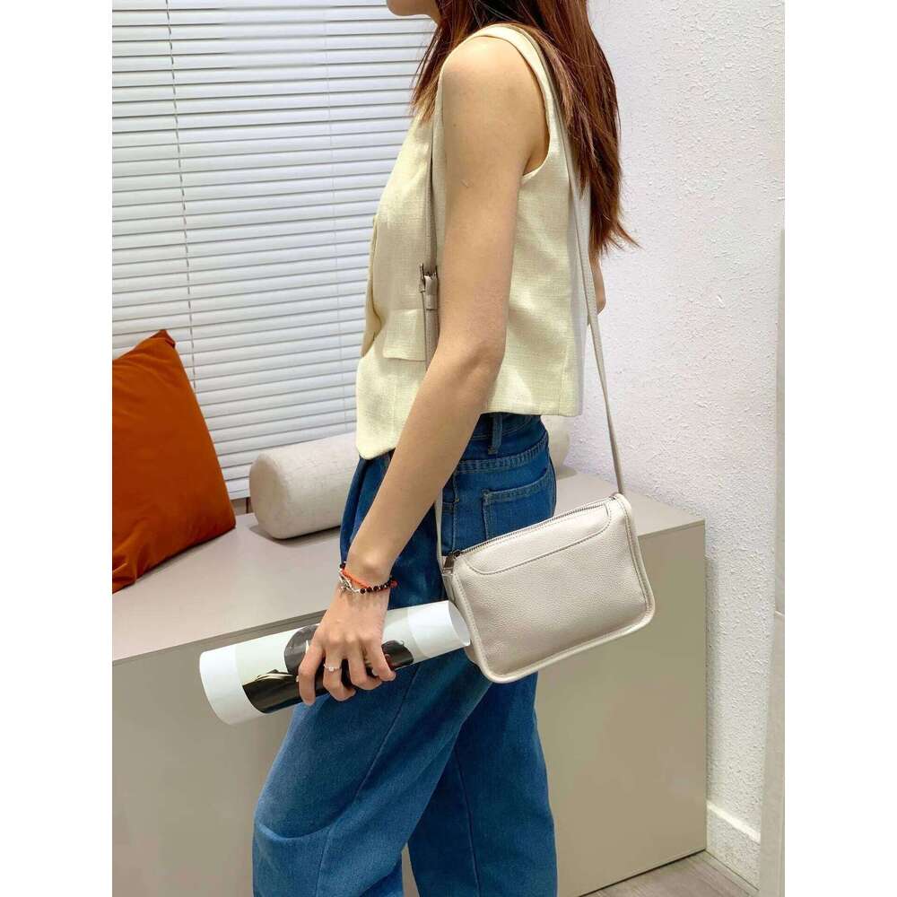 Women's Full-Grain Leather Crossbody Handbag - Lightweight Small Square Phone Bag City Strolling Stylish Everyday Purse