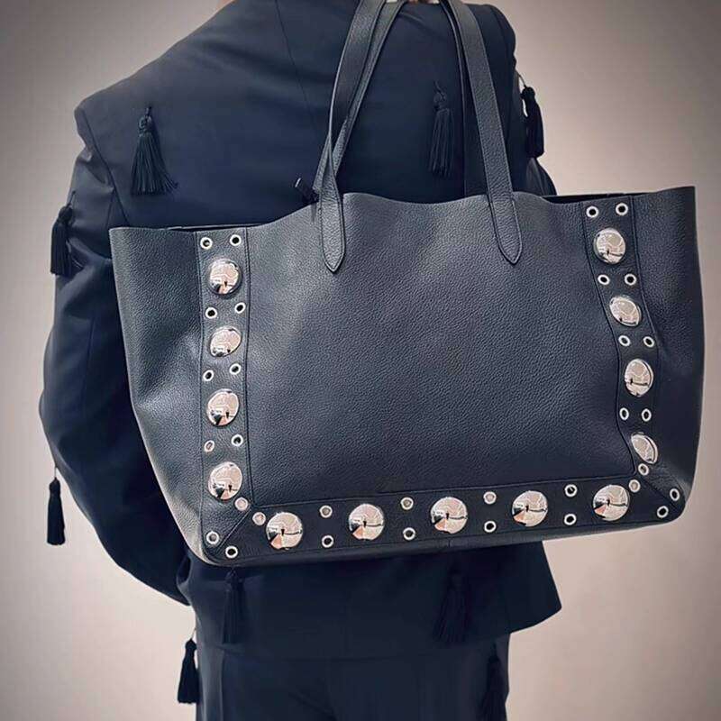 Step into sophistication effortlessly - Explore our curated collection of niche-design bags perfect for bloggers looking to add an edge to their wardr