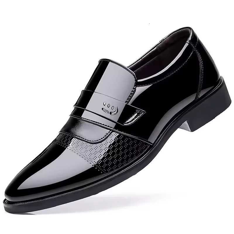 Mens casual leather shoes Mens casual leather shoes for business formal wear Fashion multi-functional evening and wedding shoe W250716