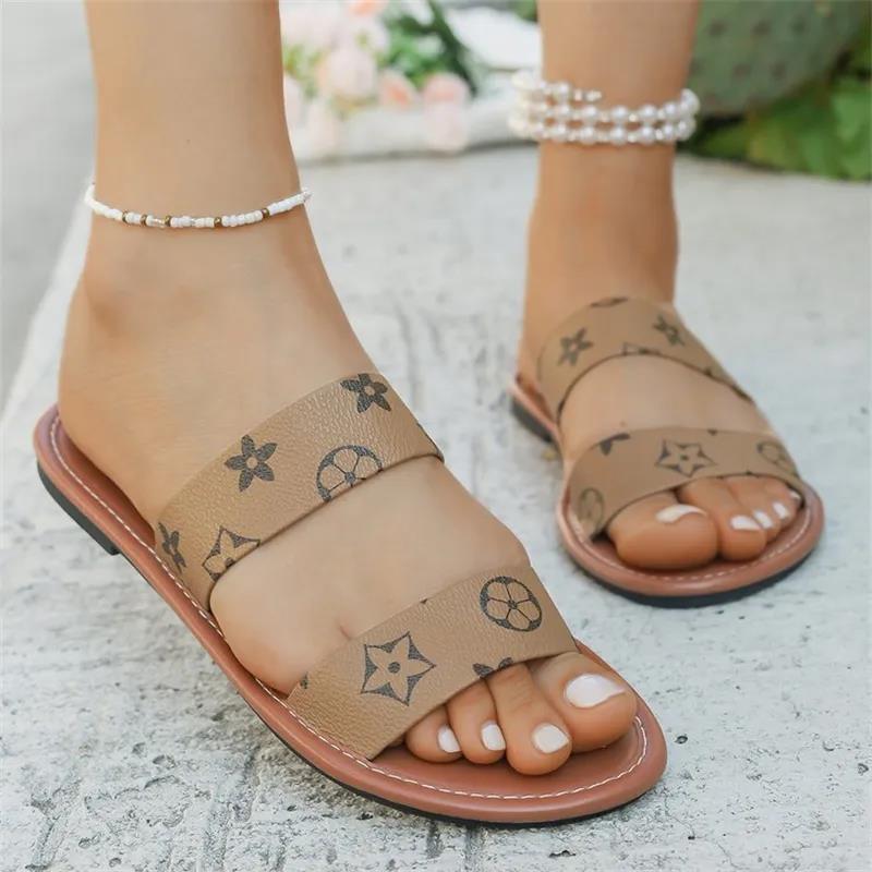 free shipping for woman Casual outdoor mid-heel slippers Fashionable beach style