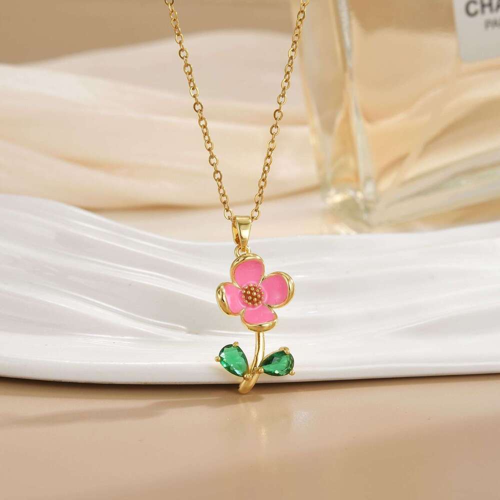 Korean Style Gold-Plated Fresh Necklace For Women Pink Flower Green Leaf Pendant Light Titanium Steel Clavicle Chain Fa8