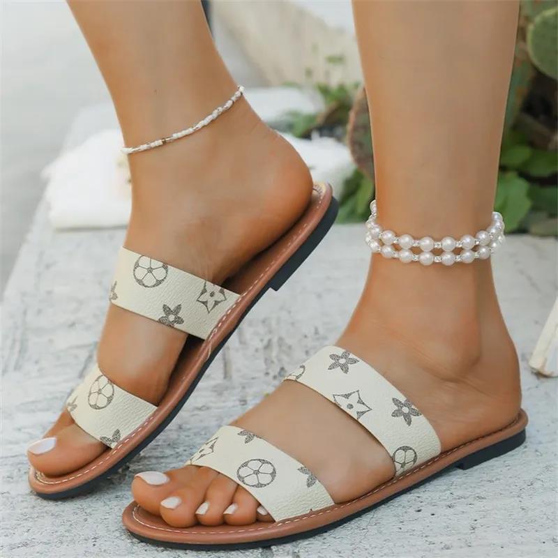 free shipping for woman Casual outdoor mid-heel slippers Fashionable beach style