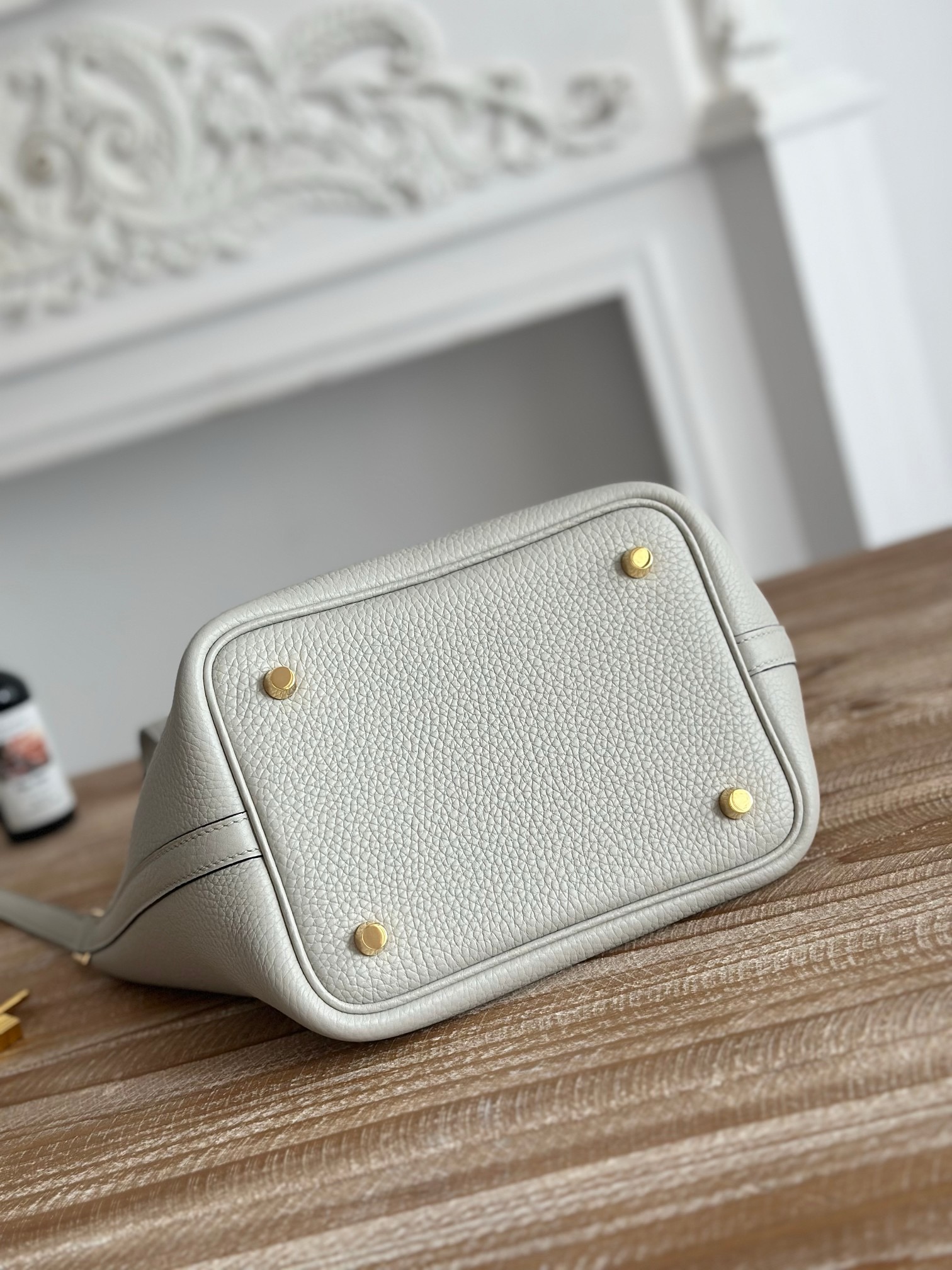 Retro high-quality designer crossbody bag for women, handbag, commuting bag, handmade bucket bag, classic and fashionable genuine leather bag