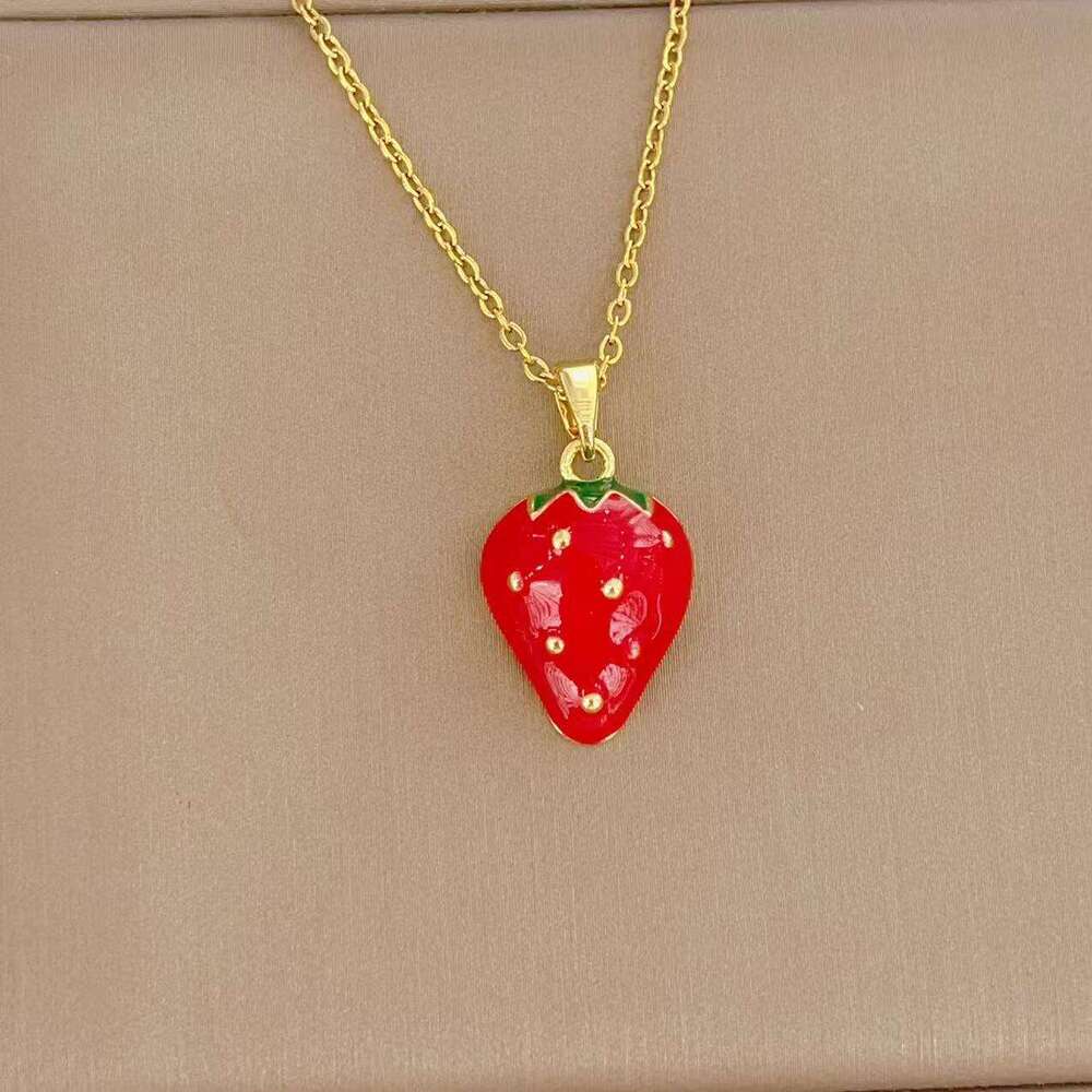 New Oil Painting Strawberry Series Titanium Steel Necklace For Women, Fresh And Sweet Fruit Design Copper Pendant Clavicle Chain Fa4