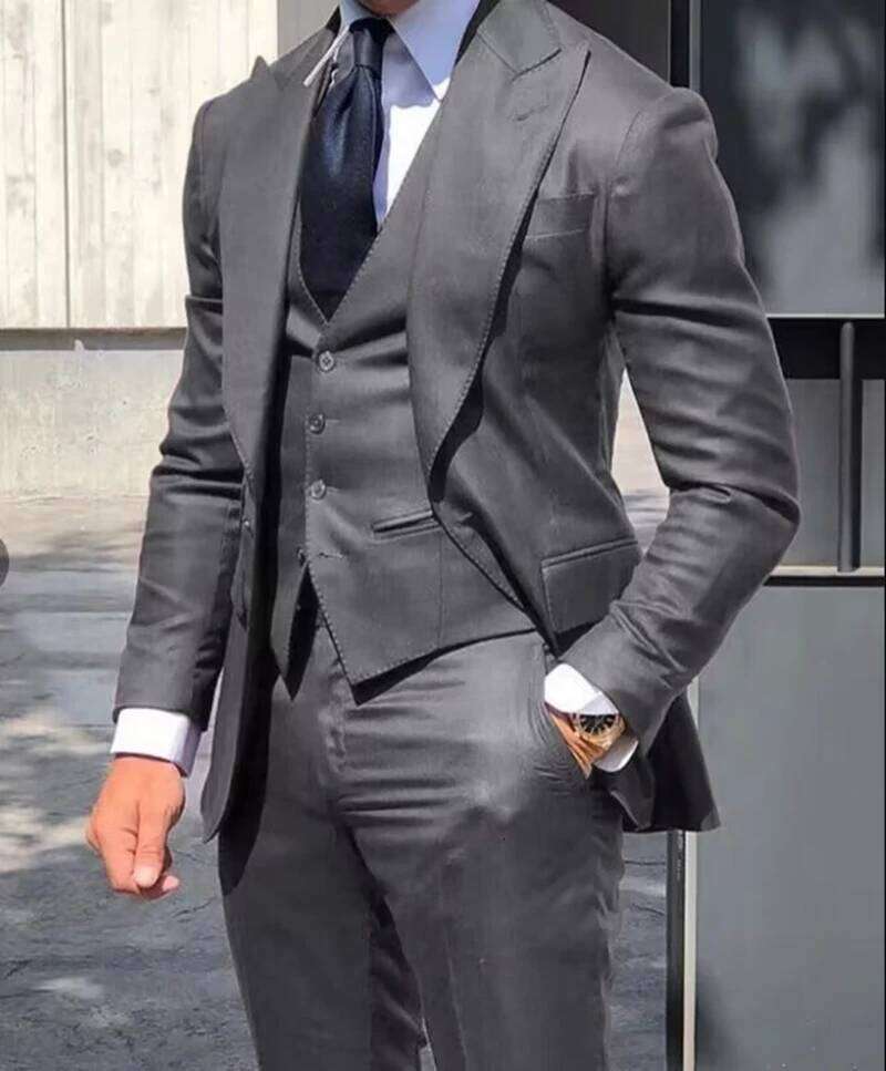 Solid Color Fashion Men Boutique Business Suits Wedding Suit Formal Groom Tuxedos 3 Pcs Set Dress Peak Lapel Blazer Vest Pants