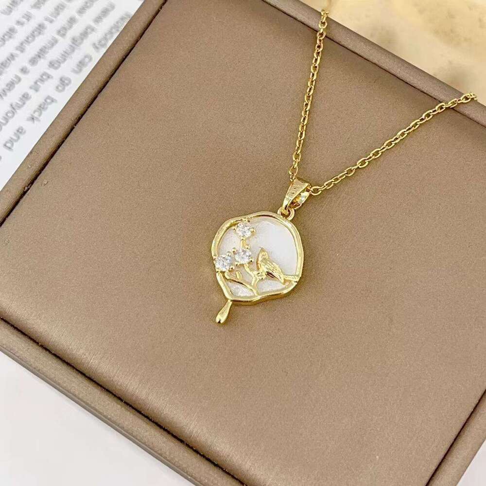 Ins Niche Design Fan-Shaped Necklace For Women, Light , Simple And Versatile Trendy Zircon Collarbone Chain, Tiktok Internet Celebrity 638