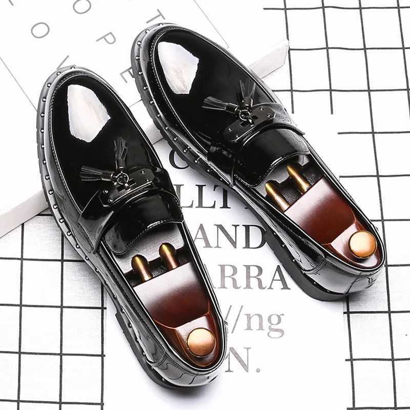 Italy Luxury Brand Loafers Men Shoes Tassel Men Designer Shoes British Style Lacquered Leather Shoes Thick Bottom Wedding Shoes W250716