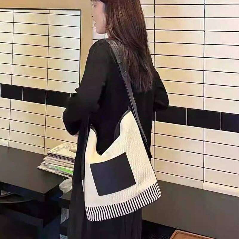 Fashion Canva Shoulder Bag Large Capacity Top Handbag Office Women's Commuter Bags Vegan Leather Female Composite Bucket 2025
