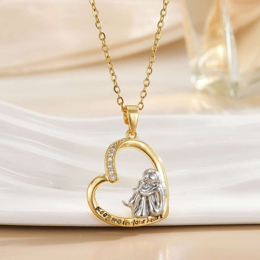 Mother's Day Heart-Shaped Design Engraved Pendant Titanium Steel Non-Fading Necklace For Women High-End Jewelry Fa0