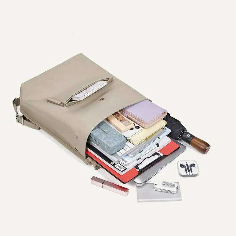 Fashion New Japanese And Korean Simple Casual Versatile Backpack For Work Commuting Light Style Business Women Bag Trendy