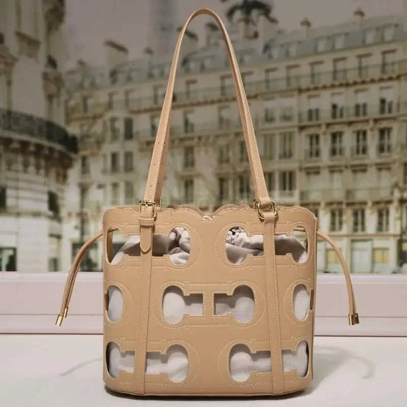 CH fAshionable hollow design womens handbag large capacity simple solid color womens shoulder bag M250716
