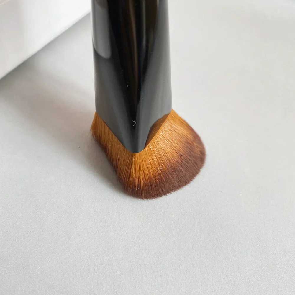 Precision Buffing Brush Angular 3D Liquid Foundation Cream Makeup Brush for Contouring Sculpting XJ2500716