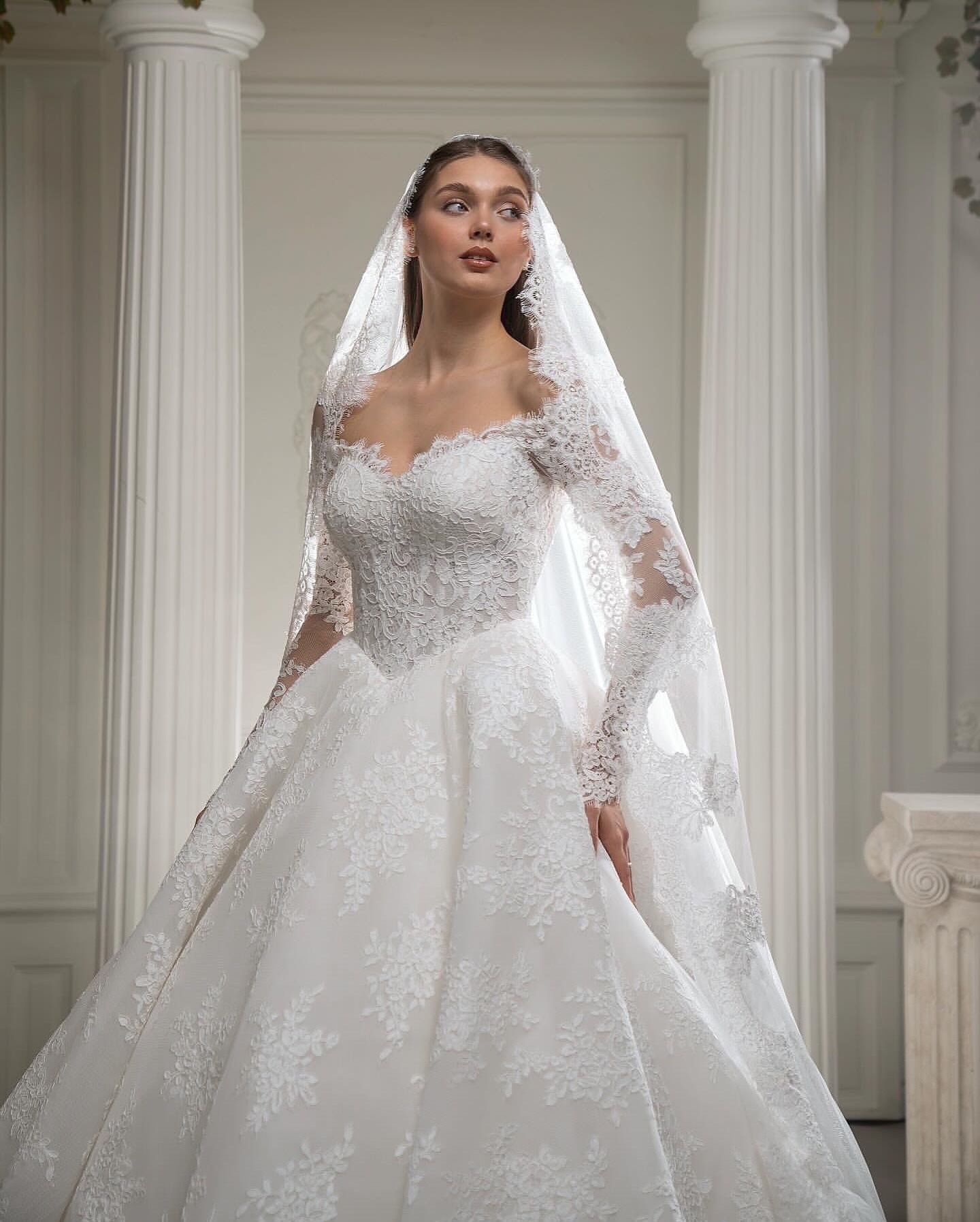 Elegant Wedding Dresses Long sleeves Off Shoulder Lace A Line Bridal Gowns Chapel Customized Vestidos De Novia