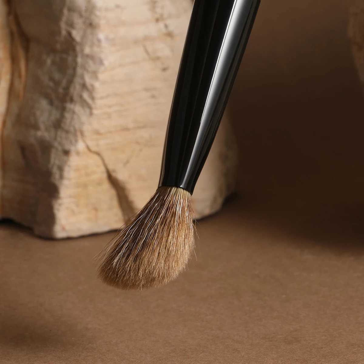23 Professional Handmade Makeup Brush Tilted Contour Blush Brush Undyed Saikoho Goat Hair Raw Lacquer Handle Makeup Brushes XJ2500716