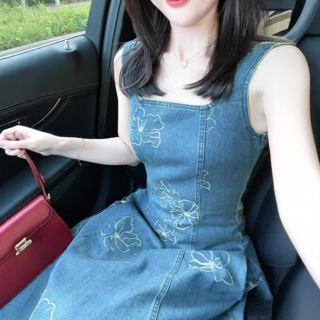 2025 New Chinese Style Embroidered Washed Denim Strap Dress for Women Summer High-end Retro Fashion Slimming Long