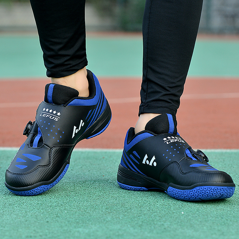 Badminton shoes with rotating buckle, no lace, breathable, anti-slip, ultra-light professional training shoes for men
