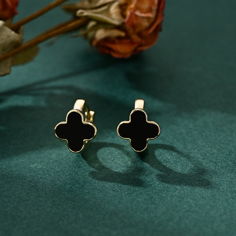 Fashion Leaf Clover Stud Versatile Simple High-End Light Earrings