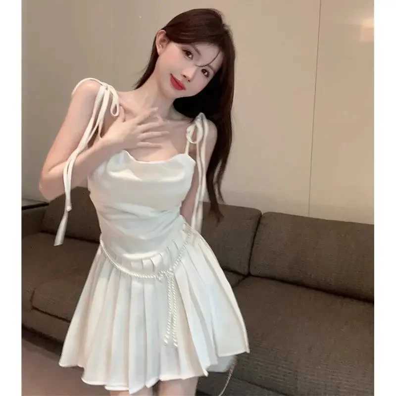 2025 Summer Women New Style Temperament Solid Color Slim Fashion Design High End Short Dress with White Satin Pleated Strap R250716