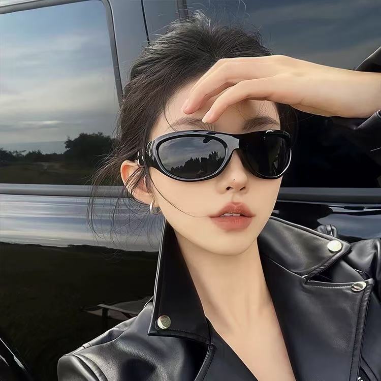 High-End for Women Fashionable Trendy Style New Narrow Frame Cycling Glasses Driving Sunglasses Stylish Design