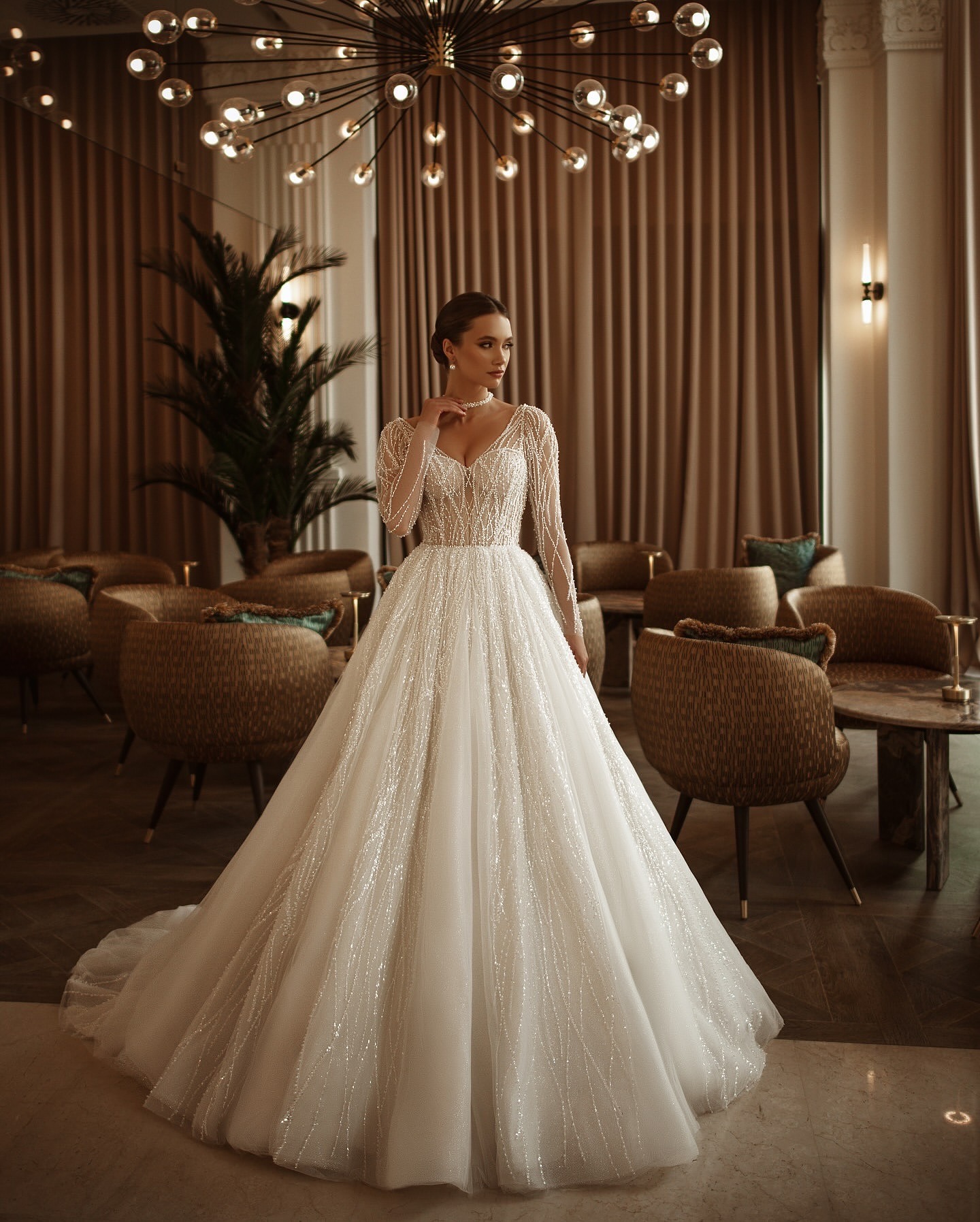 Gorgeous Wedding Dresses V-Neck Nail Beads Glitter Appliques A Line Bridal Gowns Lace Up Back Chapel Customized Vestidos De Novia