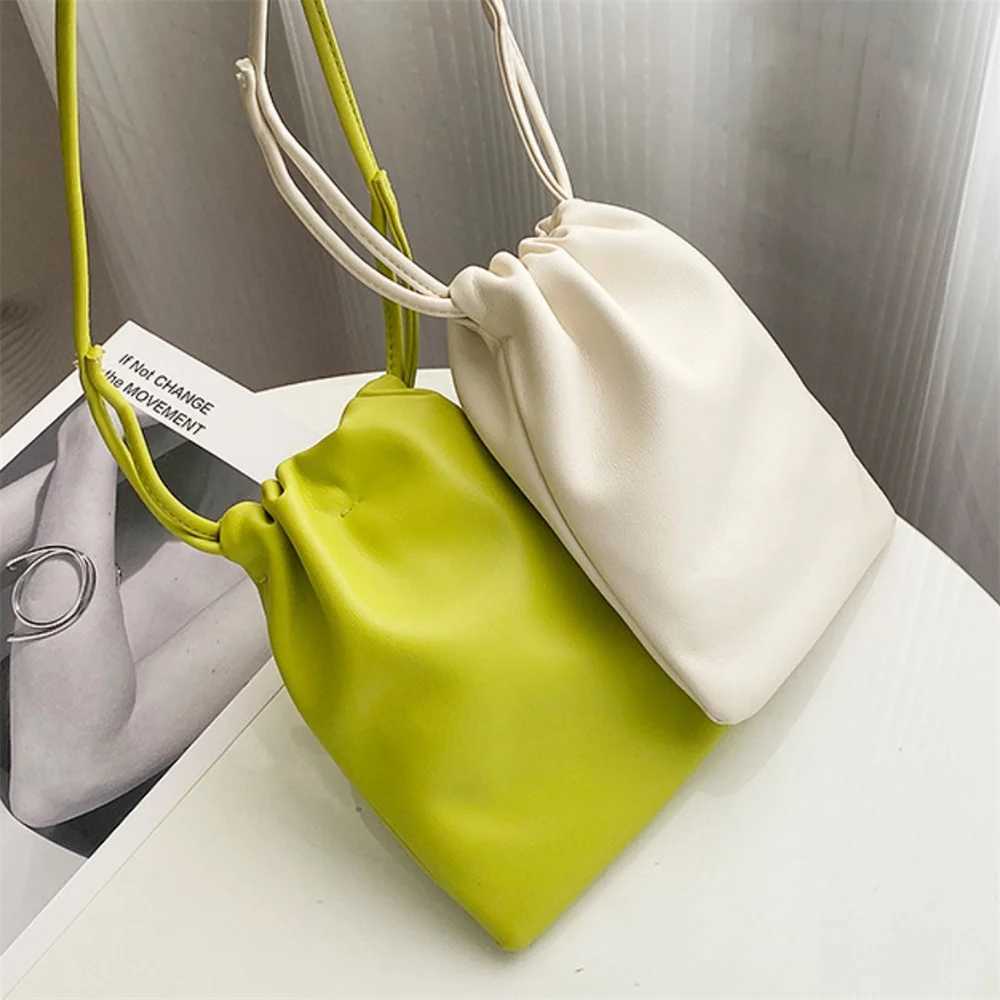 Women Handbags Female Pu Leather Shoulder Bags Luxury Large Capacity Crossbody Bags Solid Flap For Women Portable Phone Purse