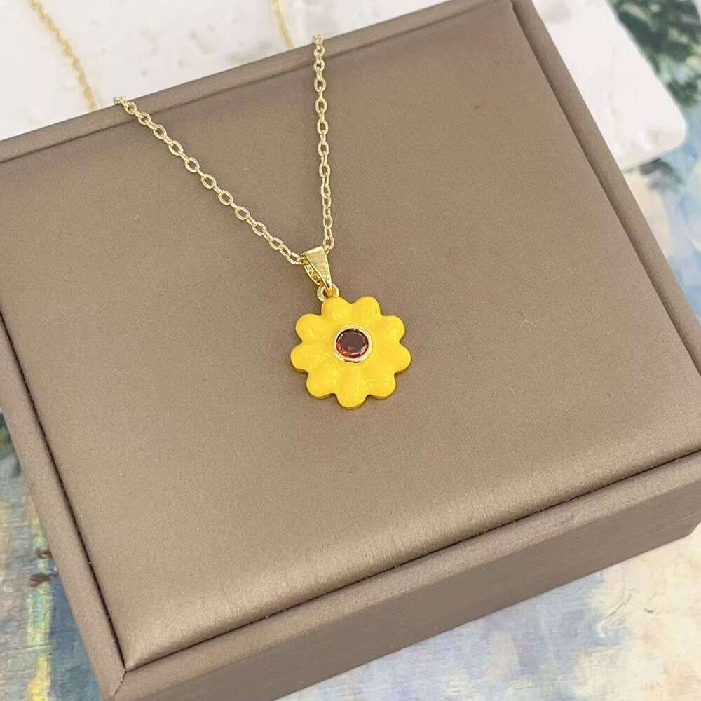 Titanium Steel Chain Non-Fading Oil-Drip Yellow Flower Necklace For Women, Light Niche High-End Jewelry Accessory 23C