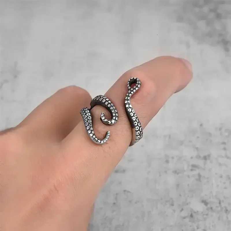 Creative Octopus Rings for Men Gothic Deep Sea Monster Squid Finger Tentacles Ring Punk Animal Jewelry Gift Opened Adjustable S250716