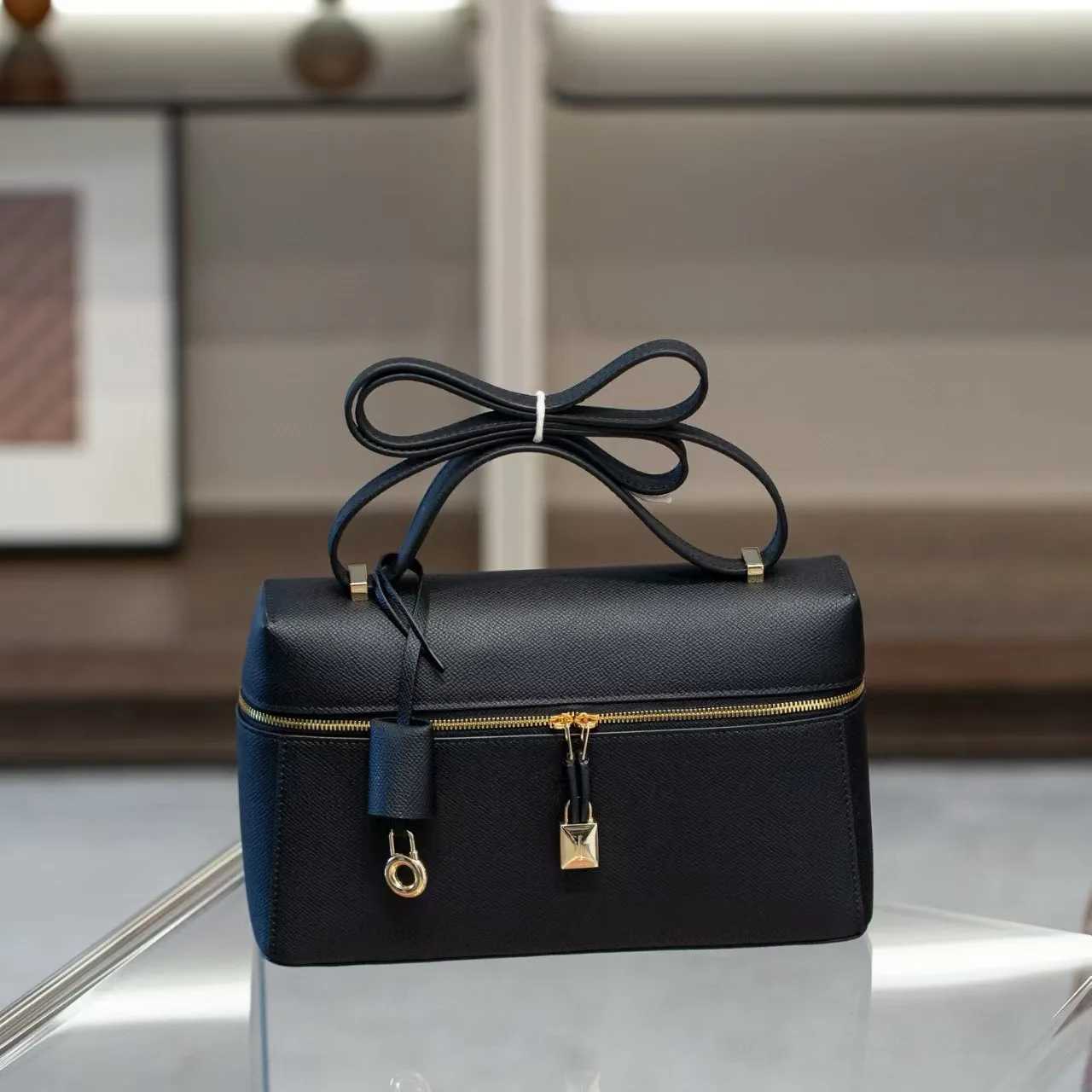 2025 New Genuine Leather Womens Handbag Palm Pattern Cow Leather Lunch Box Bag Gigi Same Style Single Shoulder Slant Cross Body