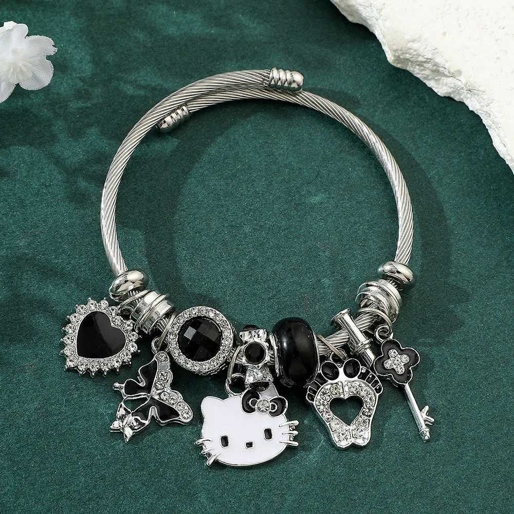 Sanrio Simple Lovers Woman Girl Metal Bracelets Hello Kitty Charm Bangle Heart Feet Rhinestone Trendy Jewelry Gift Fashion Bangles w250716