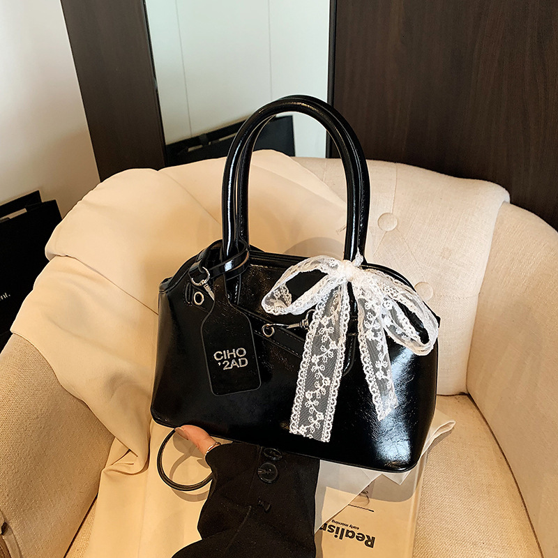 Designer Korean Niche for Women 2025 New Spring Fashion Commuter Handbag High-end Versatile Crossbody Light Luxury Women's Bag