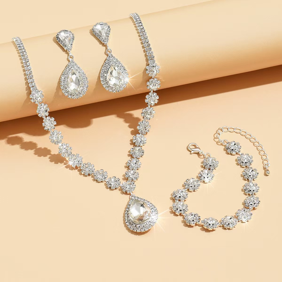 European and American trendy jewelry necklace bracelet set high-end and atmospheric bracelet set