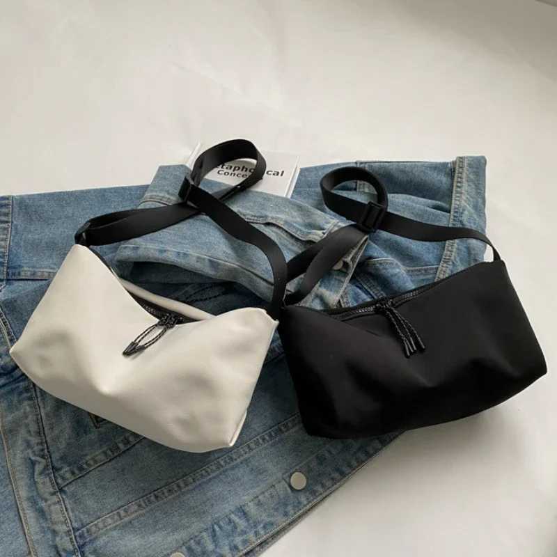 Casual Nylon Crossbody Bags for Women Large Capacity Womens Shoulder Bag Leisure Sports Dumpling Bag Men Travel Shopping Bag