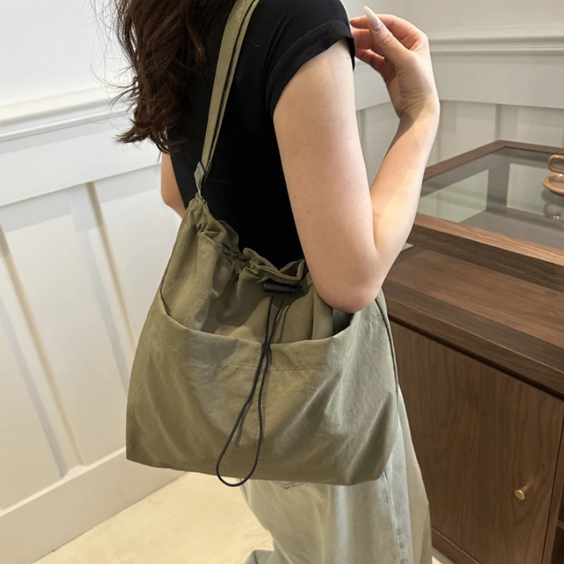 Large Capacity Versatile Shoulder Bag for Womens Summer Lightweight Shoulder Crossbody Bag Minimalist Tote Handbag 250714