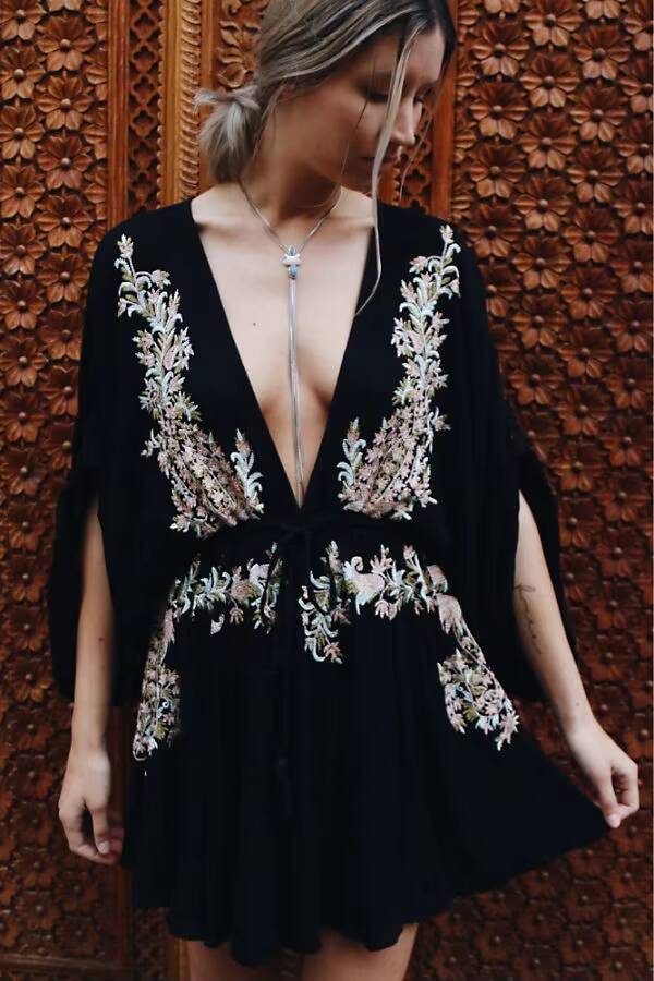 Boho sexy dress summer beach style cotton embroidered deep V-neck drawstring Waist half Sleeve mini women brand clothing dongdumaoyi