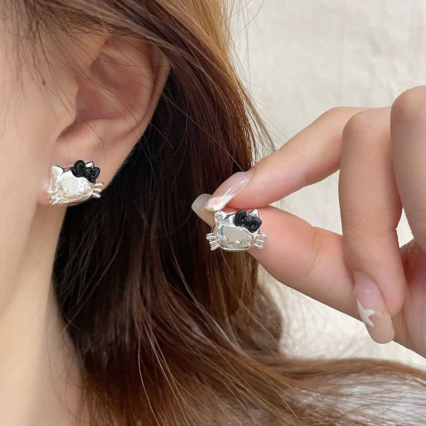 Sanrio Hello Kitty Earrings Charm Anime Kt Cat Cute Cartoon Stud Earrings for Women Sweet Girls Ear Accessories Jewelry Gifts w250716
