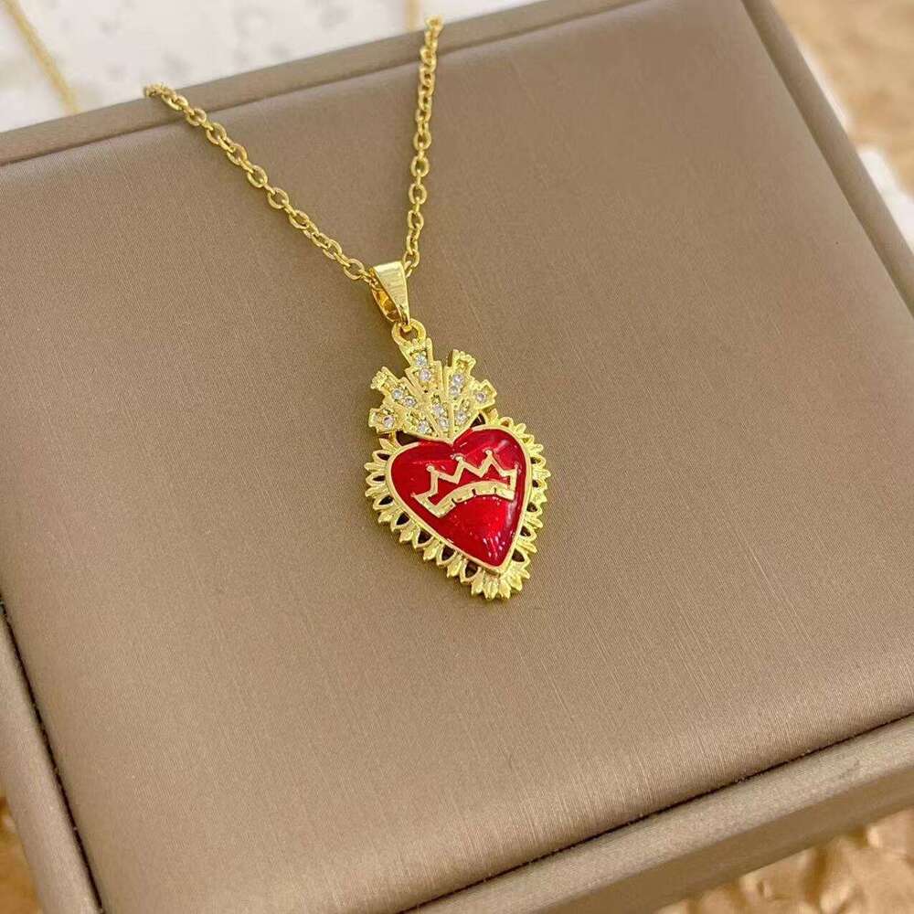 Elegant Zircon Necklace For Women High-End Light Accessory Exquisite Heart Pendant Collarbone Chain Jewelry A55