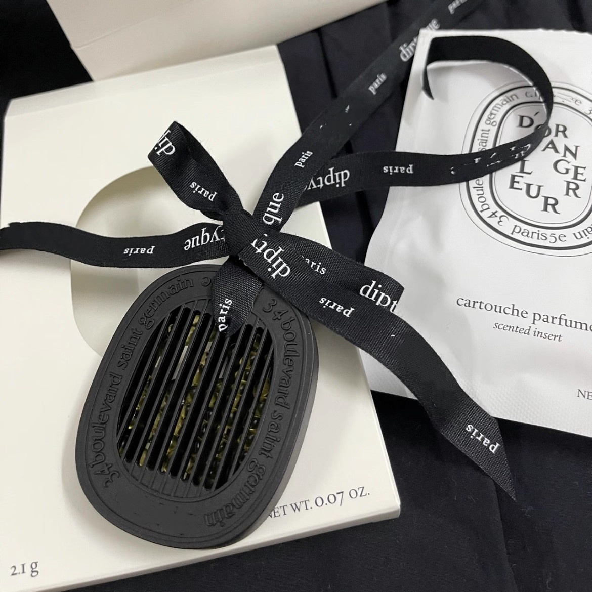 Car Aromatherapy Hanger No.34 Scent Long-lasting Vehicle Fragrance Sleek Design Easy Hanging Pleasant Aroma That Stays Keeps Car Smelling Nice
