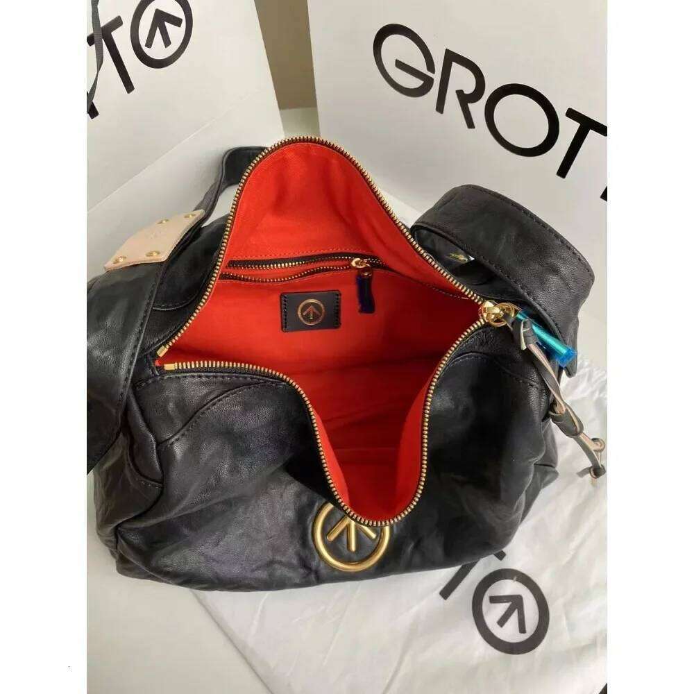 Fashionable Pleated Shoulder Crossbody Large Medium Small Simple Commuter Casual Bag