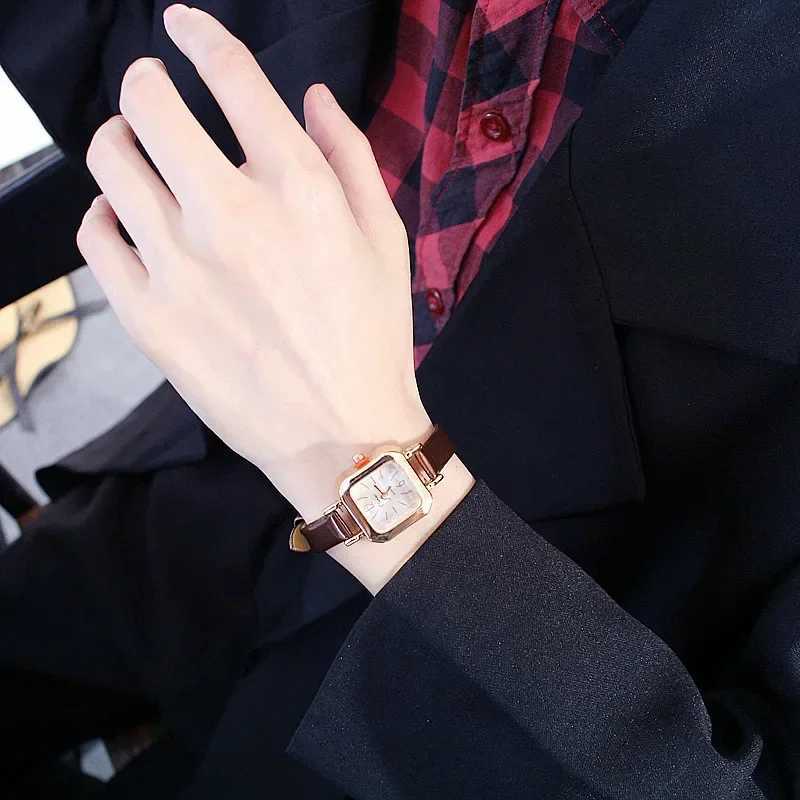 Brand Mini Square Wens Simple Fashion Student Leather Strap Quartz Wristwatches Luxury Gift Ladies es Wholes Y250715