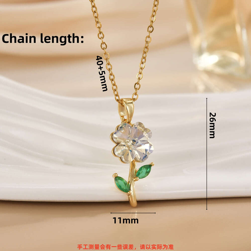 Summer Fresh Four-Leaf Clover Design Pendant Light Necklace For Women Ins Style Titanium Steel Non-Fading Collarbone Chain B0d