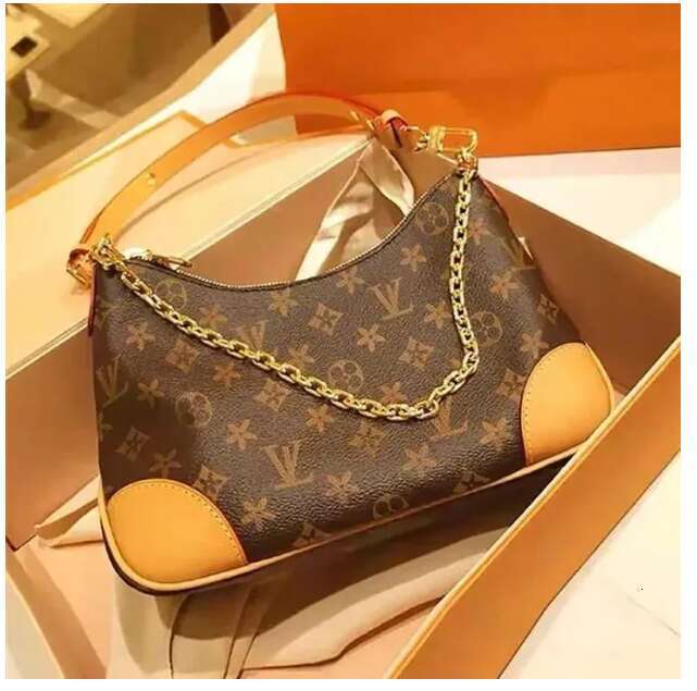 High New almas bb Womens crossbody shoulder Original designer handbag mirror quality leather chain eming tote shell bag expensive wallet 0266