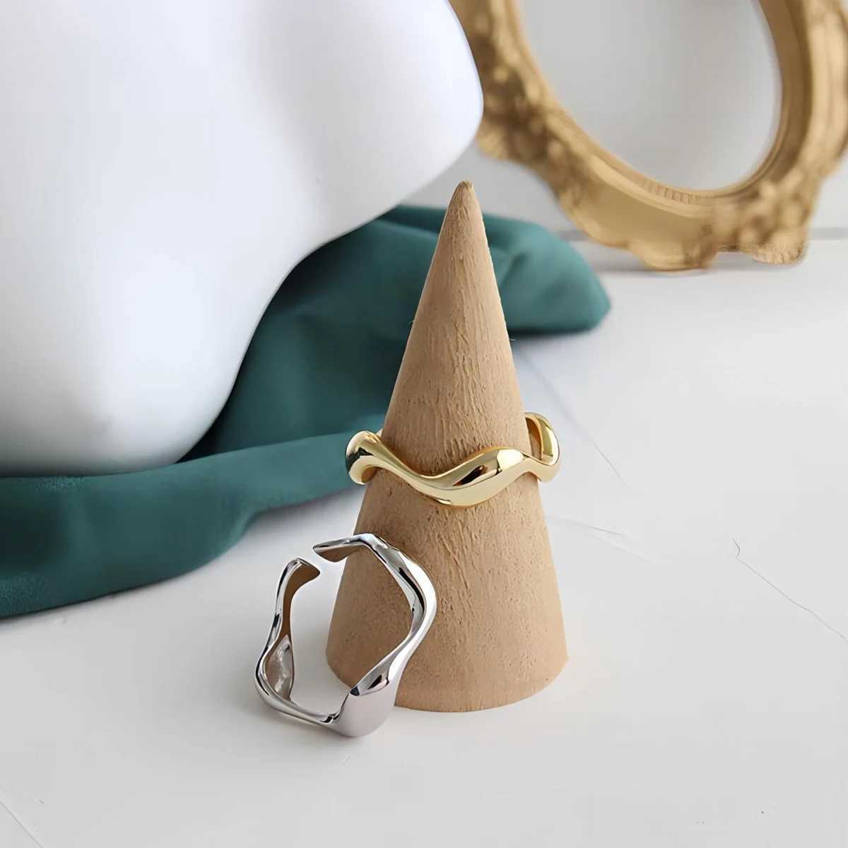 Gold Color Wavy Smooth Ring For Women Geometric Design Irregular Line Ring Minimalist Party Accessories Jewelry S250716