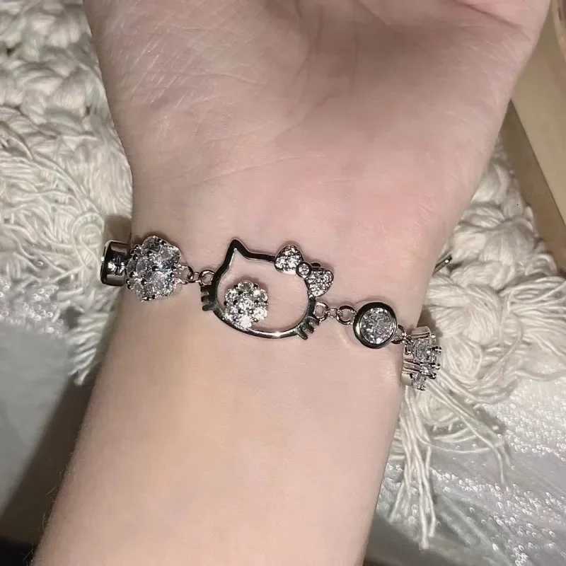 Sanrio New Hello Kitty Diamond Bracelet Light Luxury High End Diamond Bracelet Shows Temperament Handpiece w250716