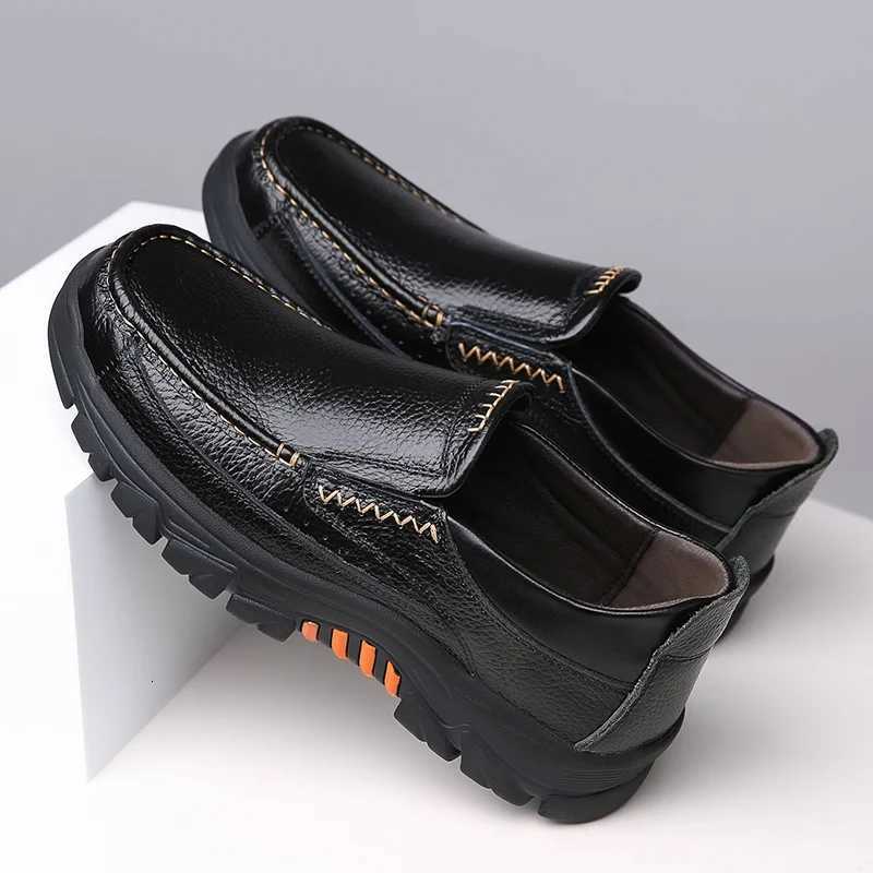 Mens Slip On Casual Loafers Comfortable Walking Shoes for Men Lightweight Dress Shoes for Office Driving Y250715